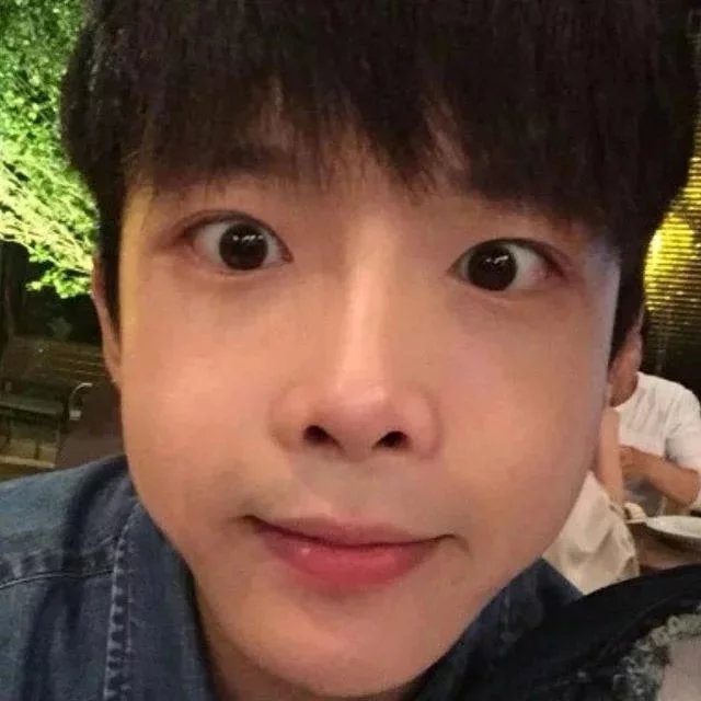 仲桦阅黛