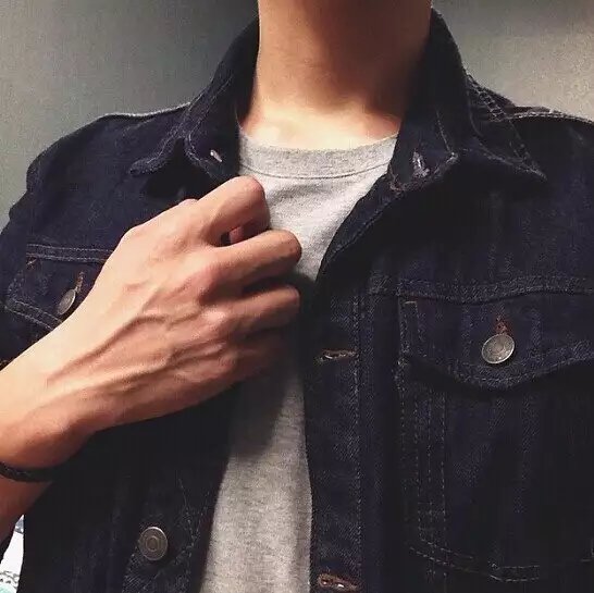 利伊月薇