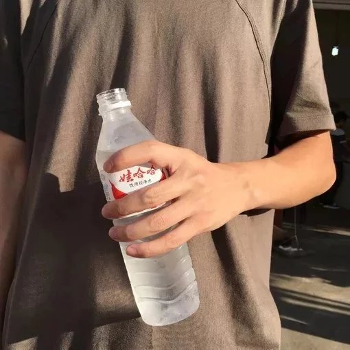 水朋世毅