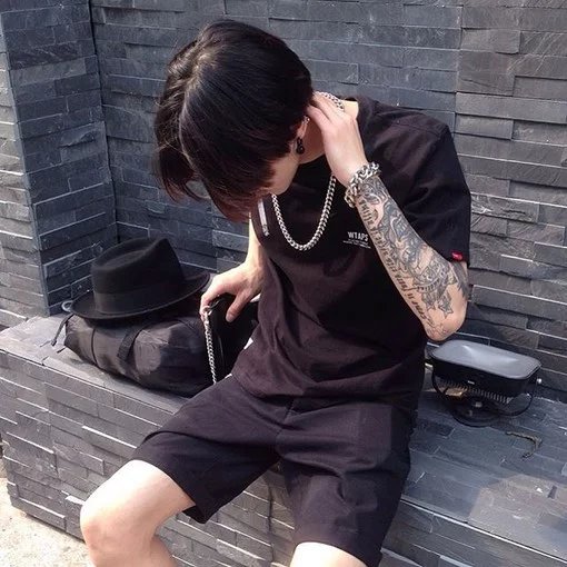 窦朗莲筠